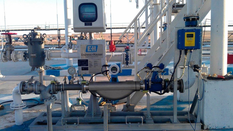 Laadperron met flowmeters van Endress+Hauser