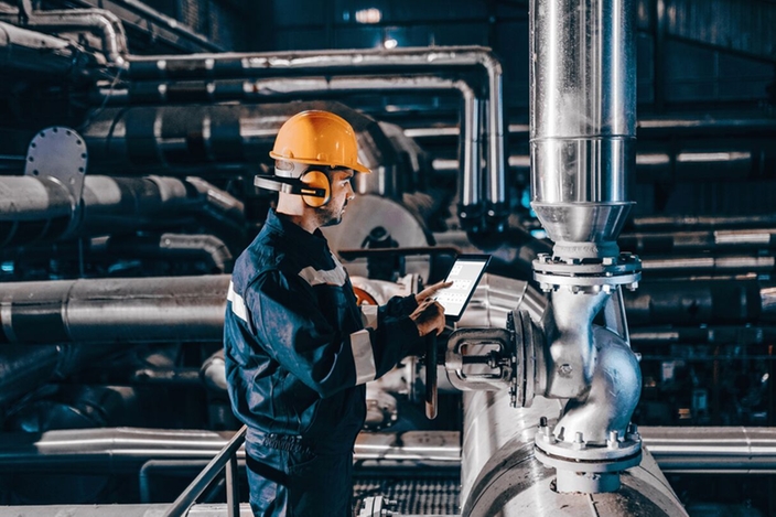 OT representative in a process plant: maintenance worker