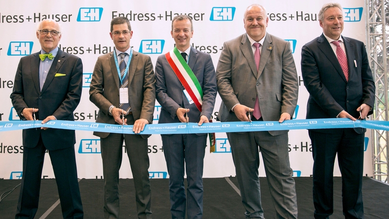 Ingebruikname van de nieuwe faciliteiten van Endress+Hauser Italië