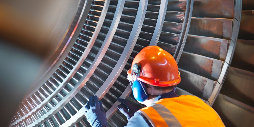Raman technology in turbine gas fuel feeds Raman and mass spectrometer analysis of hydrogen spiked into a natural gas stream
