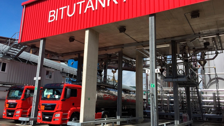 Photo de la station de chargement de bitume chez BITUTANK AG en Suisse