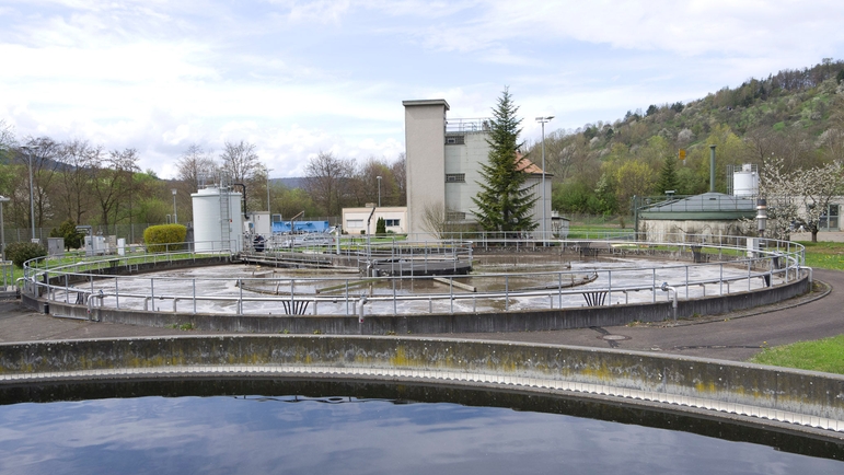 Avec Liquiline Control, votre usine de traitement des eaux usées est toujours parée contre les pics de charge.