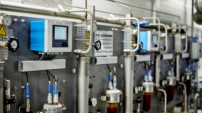 Platine d'analyse pour le cycle eau/vapeur dans la centrale de cogénération de chaleur et d'électricité de Zwickau Süd