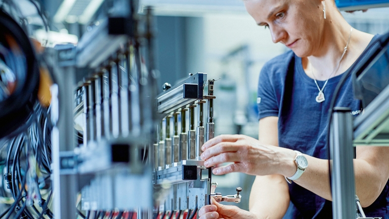 Die Nachfrage nach Flüssigkeitsanalysetechnik von Endress+Hauser ist ungebrochen.