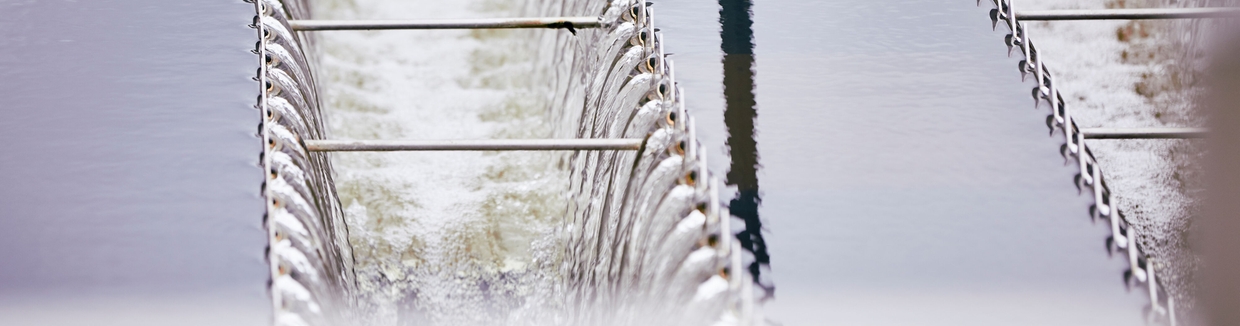 Effiziente Abwasserüberwachung in der Grundstoff- und Metallindustrie