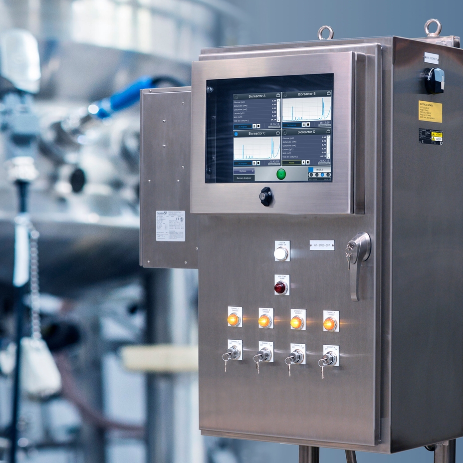 Analyseur Raman Rxn4 avec boîtier et sonde Rxn-45 dans un bioréacteur en acier inoxydable